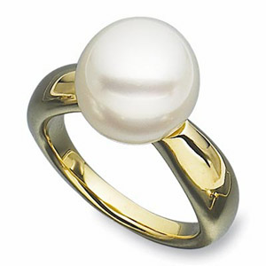 Yellow Gold South Sea Cultured Pearl Ring