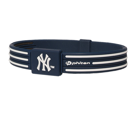 6.75in New York Yankees Titanium Phiten Bracelet S-Type