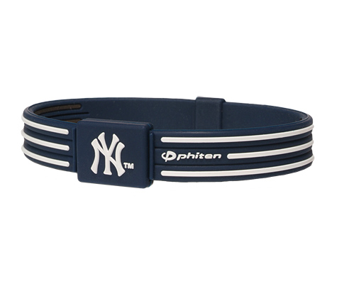 7.5in New York Yankees Titanium Phiten Bracelet S-Type