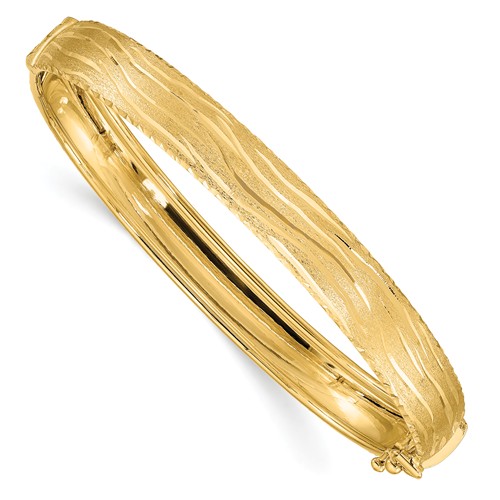 14k Yellow Gold Diamond-cut Wavy Textured Hinged Bangle Bracelet 7in