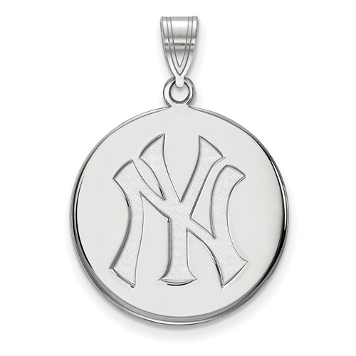 10kt White Gold 3/4in New York Yankees Disc Pendant