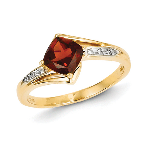14kt Yellow Gold 0.7 ct Square Garnet Ring with Diamonds