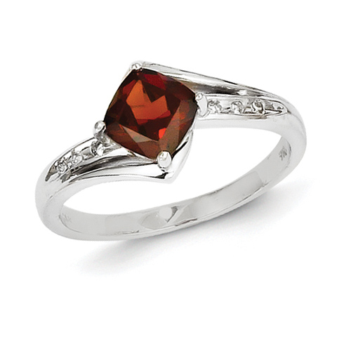 14kt White Gold 0.7 ct Square Garnet Ring with Diamonds