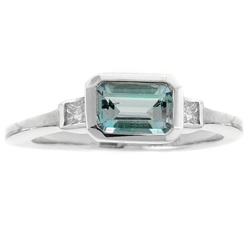 14k White Gold 0.60 ct Octagonal Aquamarine Ring With Diamonds