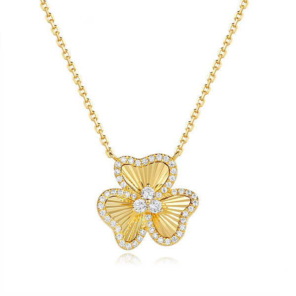 14k Yellow Gold .30 ct tw Diamond Flower Necklace