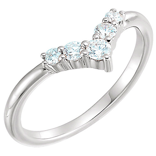 14k White Gold 1/4 ct tw Diamond V Ring