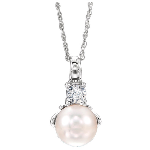 14k White Gold 7mm Freshwater Cultured Pearl Necklace with Diamond