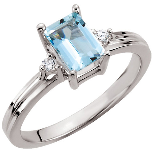 14kt White Gold .90 ct Emerald-cut Aquamarine and Diamond Ring