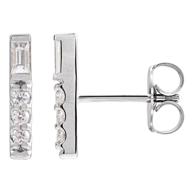 14k White Gold 0.20 ct tw Baguette and Round Diamond Bar Earrings